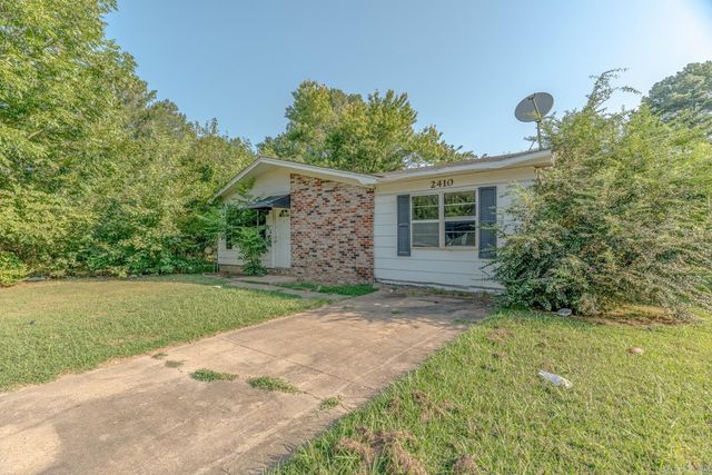 2410 Westacre Dr, Jonesboro, AR 72401