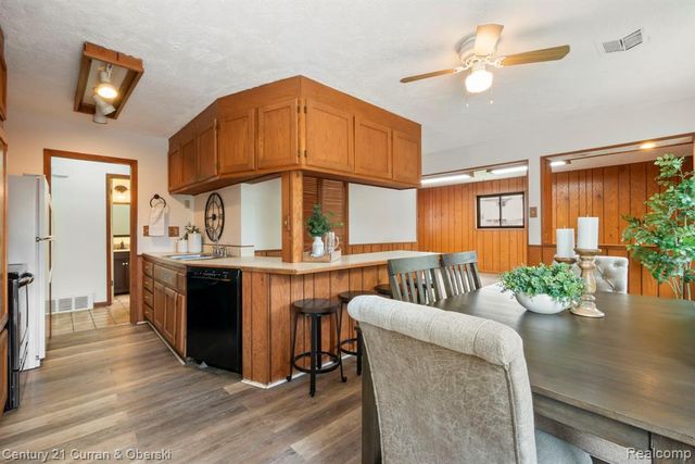 30238 S Stockton Drive, Farmington, MI 48336