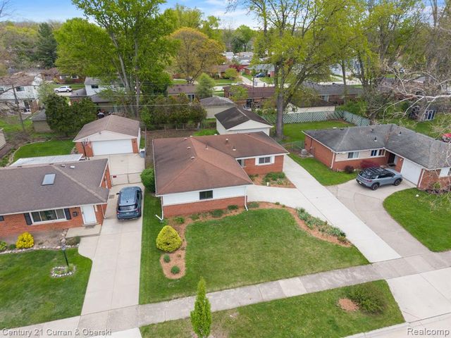 30238 S Stockton Drive, Farmington, MI 48336