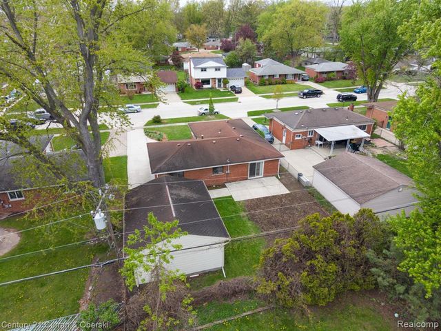 30238 S Stockton Drive, Farmington, MI 48336