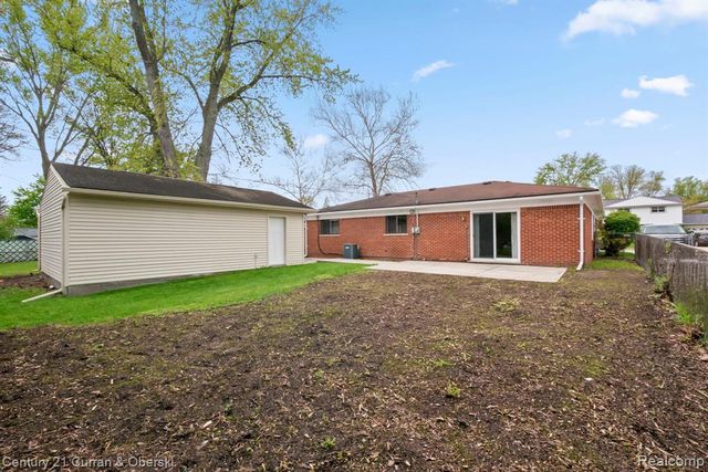 30238 S Stockton Drive, Farmington, MI 48336