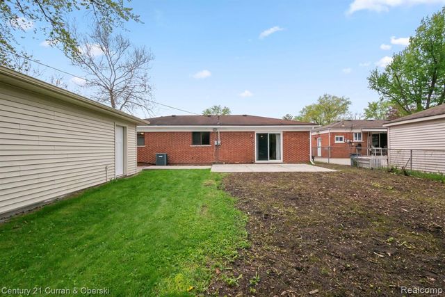 30238 S Stockton Drive, Farmington, MI 48336