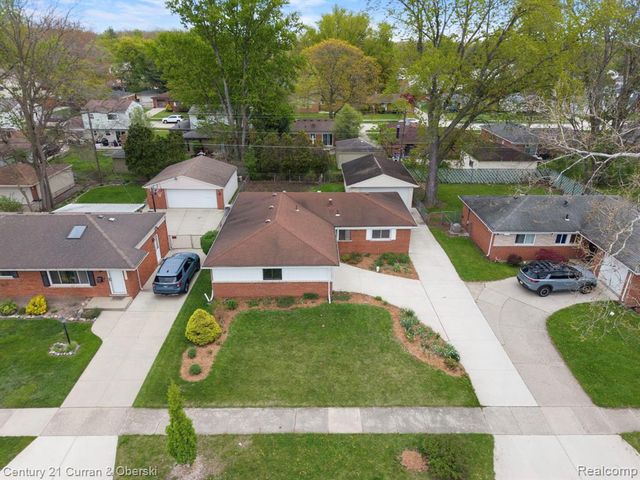 30238 S Stockton Drive, Farmington, MI 48336