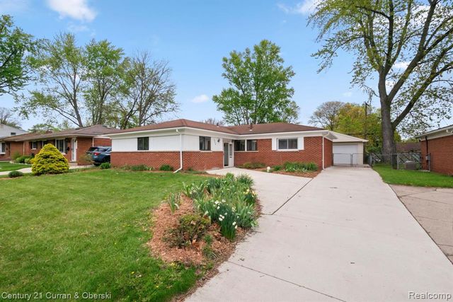 30238 S Stockton Drive, Farmington, MI 48336