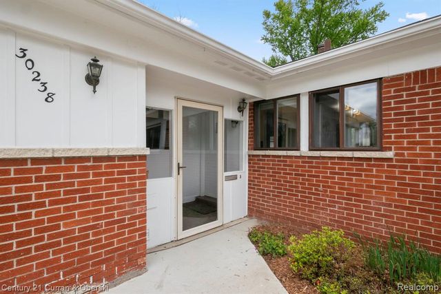 30238 S Stockton Drive, Farmington, MI 48336