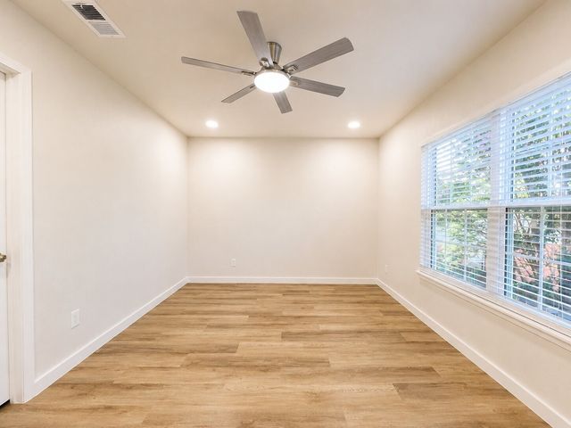 300 Lamesa Court, Irving, TX 75063