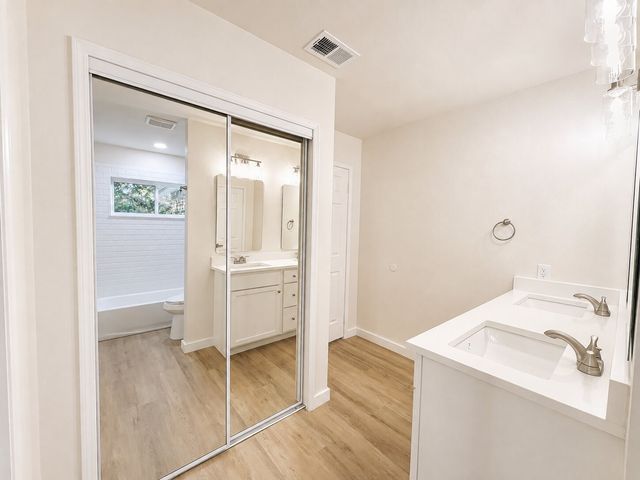 300 Lamesa Court, Irving, TX 75063