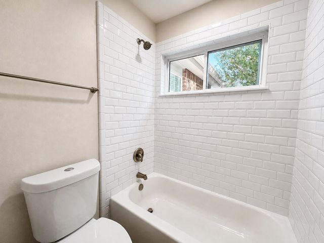 300 Lamesa Court, Irving, TX 75063