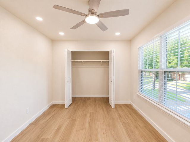 300 Lamesa Court, Irving, TX 75063