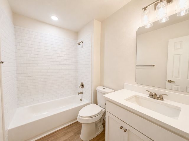 300 Lamesa Court, Irving, TX 75063