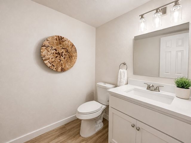 300 Lamesa Court, Irving, TX 75063