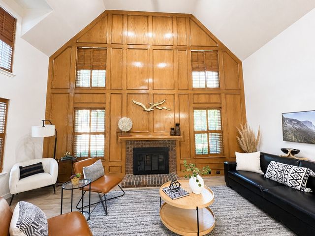 300 Lamesa Court, Irving, TX 75063