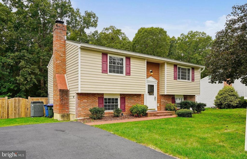 15105 OLDDALE RD, Centreville, VA 20120