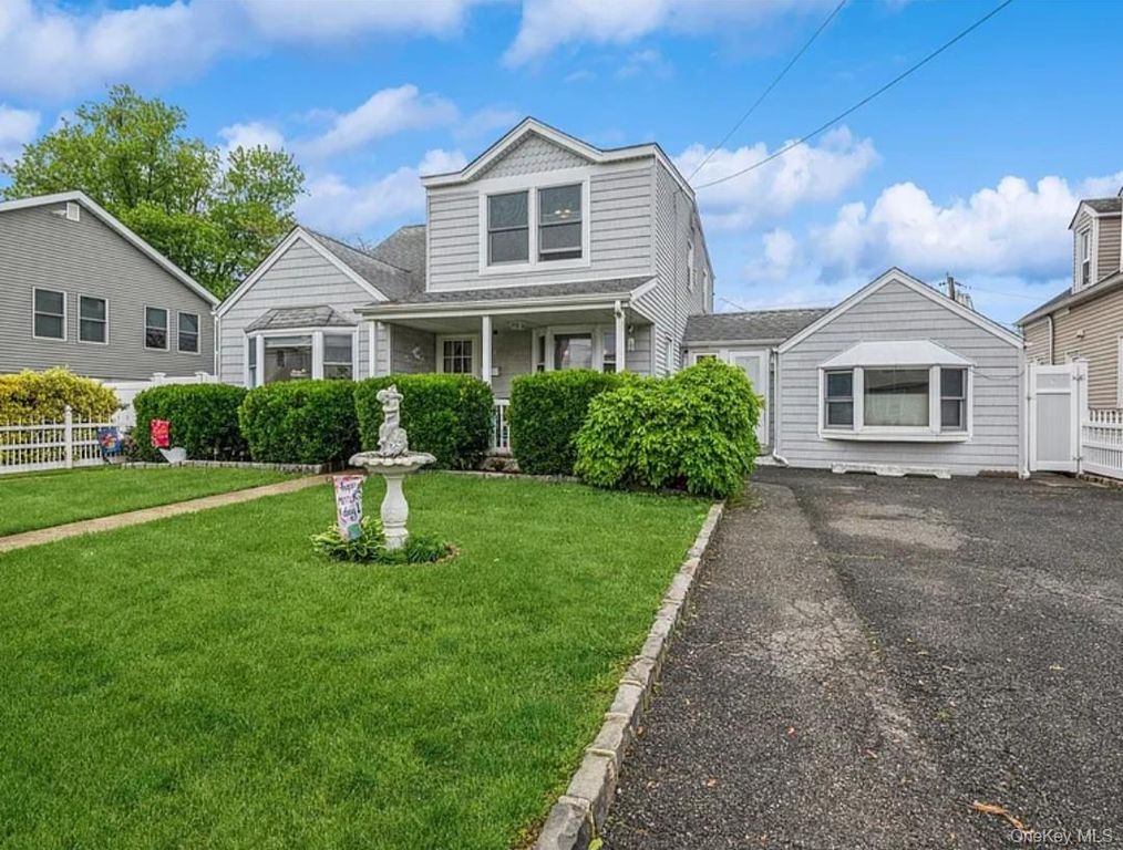 64 Kent Road, Island Park, NY 11558