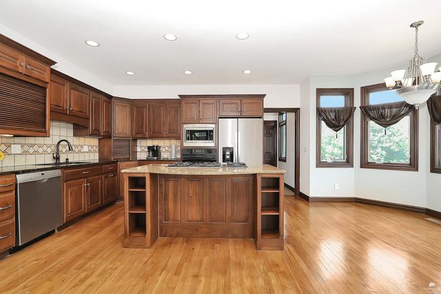 1604 Wyndham Heights Drive, Manhattan, KS 66503