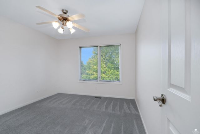 1604 Wyndham Heights Drive, Manhattan, KS 66503