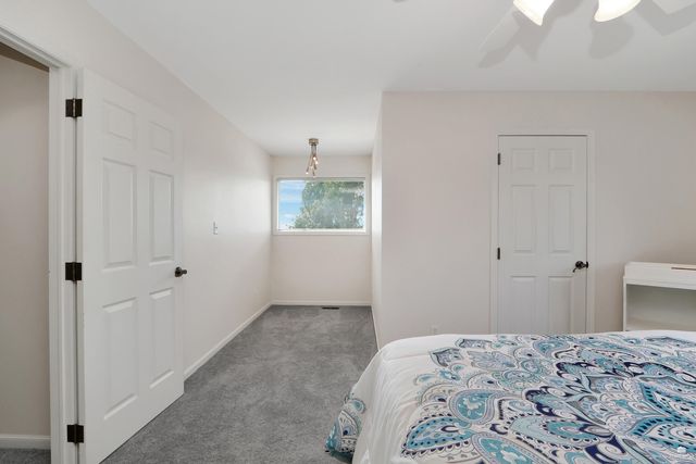 1604 Wyndham Heights Drive, Manhattan, KS 66503