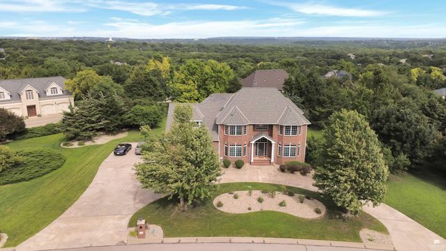 1604 Wyndham Heights Drive, Manhattan, KS 66503