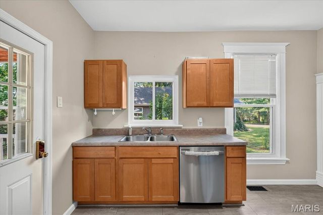 2441 Ackerman Avenue, St Louis, MO 63114