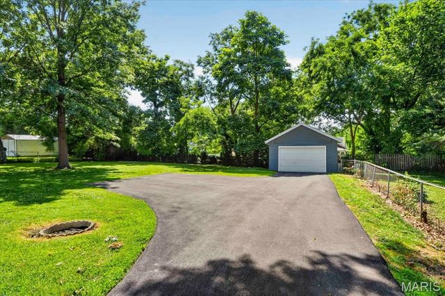 2441 Ackerman Avenue, St Louis, MO 63114