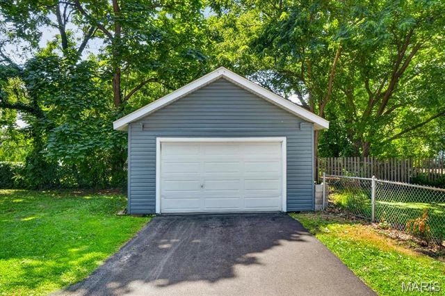 2441 Ackerman Avenue, St Louis, MO 63114