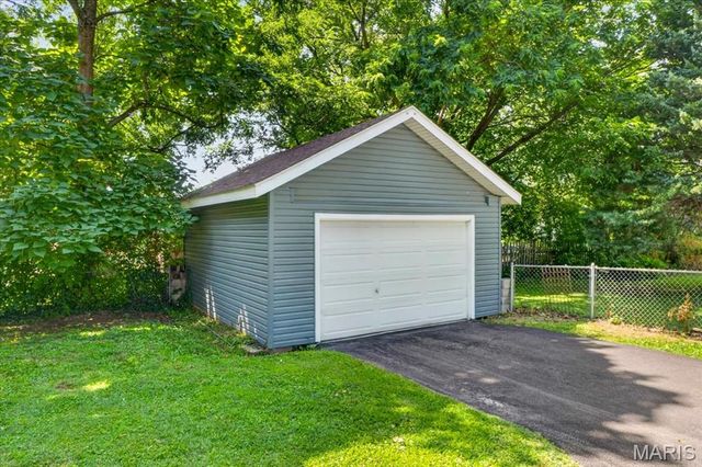 2441 Ackerman Avenue, St Louis, MO 63114
