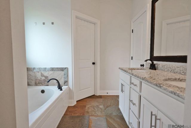 6272 Soaring Dr, Gonzales, LA 70737