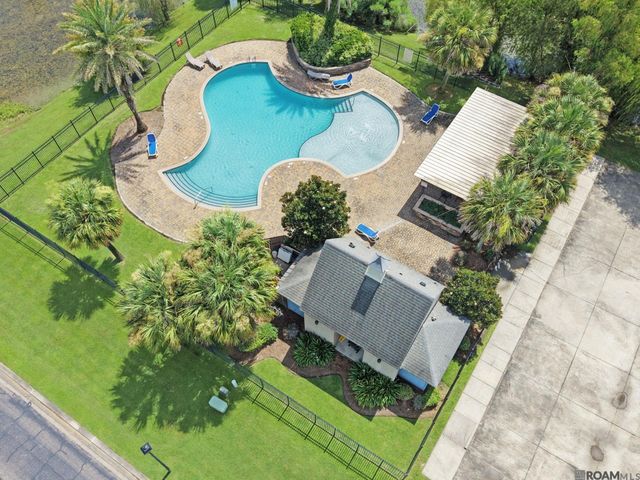 6272 Soaring Dr, Gonzales, LA 70737