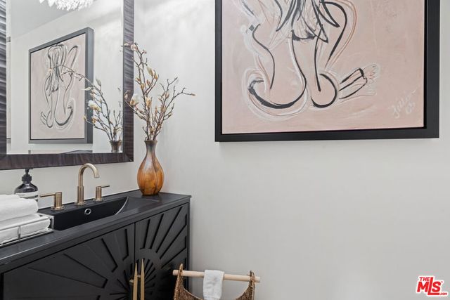 137 S Spalding Drive 304, Beverly Hills, CA 90212