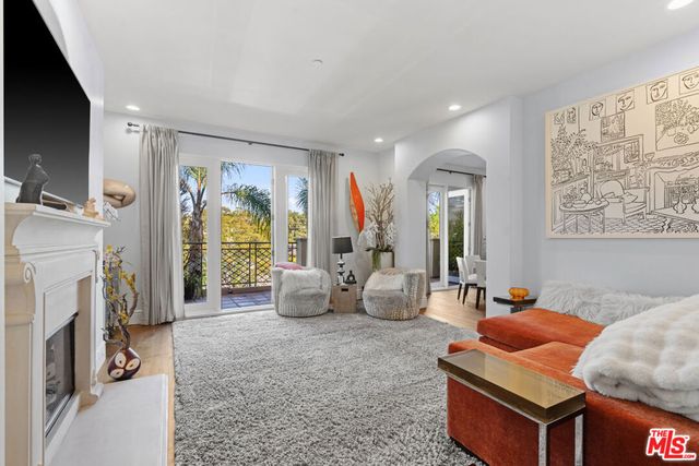 137 S Spalding Drive 304, Beverly Hills, CA 90212