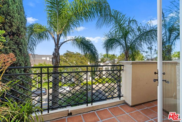 137 S Spalding Drive 304, Beverly Hills, CA 90212