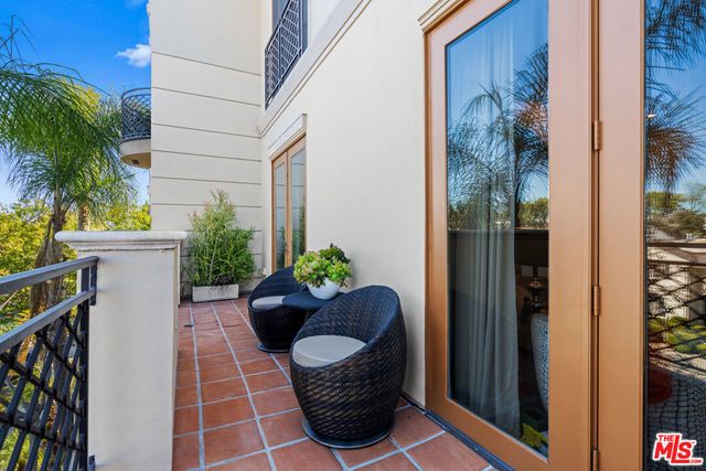 137 S Spalding Drive 304, Beverly Hills, CA 90212