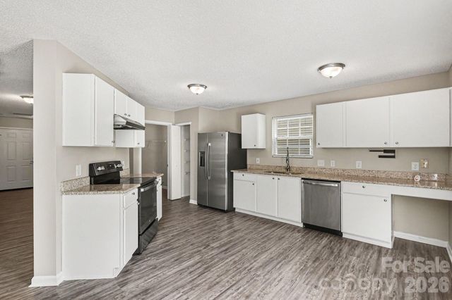12425 Stowe Acres Drive, Charlotte, NC 28262