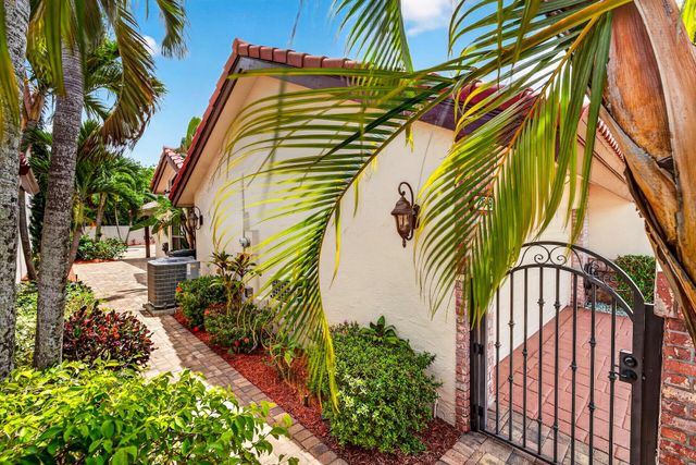 21849 Town Place Drive, Boca Raton, FL 33433