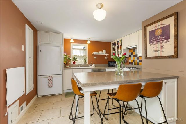 7708 35th Avenue S, Seattle, WA 98118