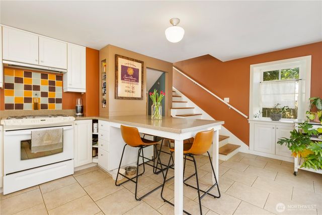 7708 35th Avenue S, Seattle, WA 98118