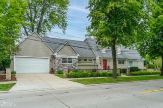 20675 Morningside Drive, Grosse Pointe Woods, MI 48236