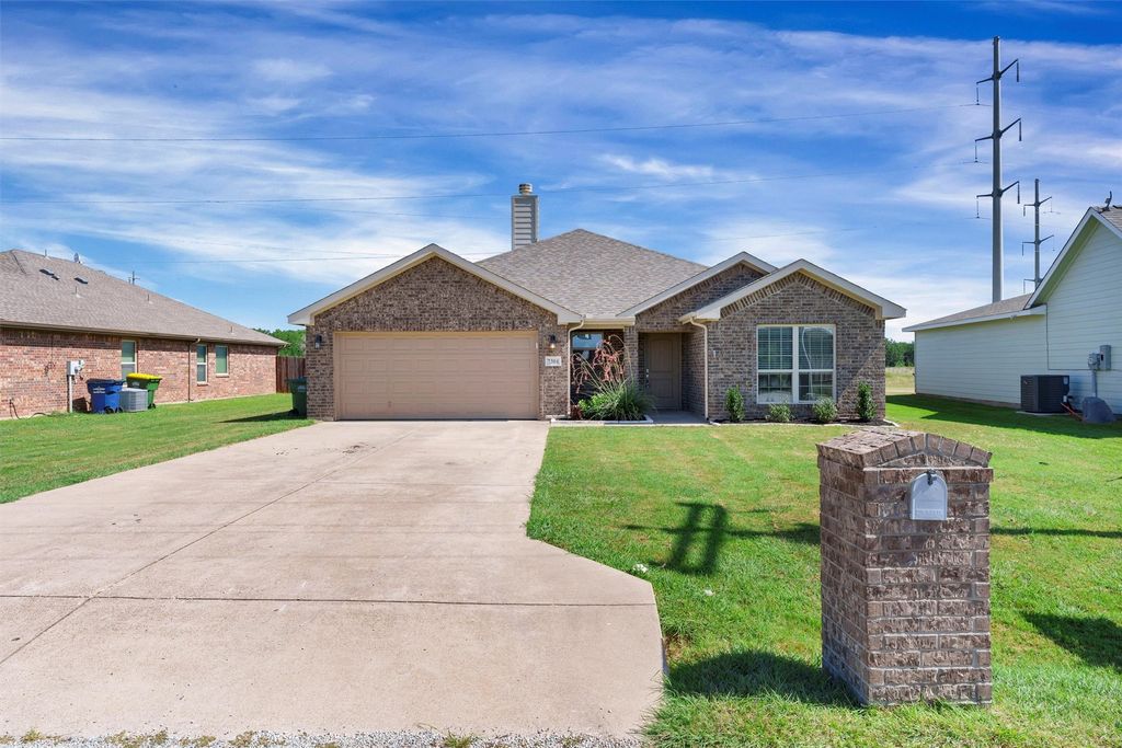 7304 Mistletoe Trail, Granbury, TX 76048