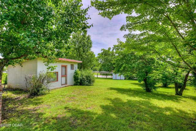 2736 E 15th Street, Joplin, MO 64801