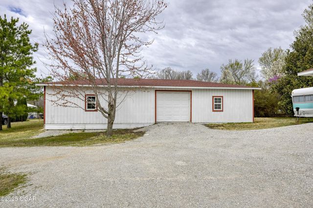 2736 E 15th Street, Joplin, MO 64801