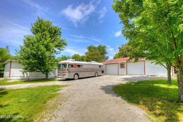 2736 E 15th Street, Joplin, MO 64801