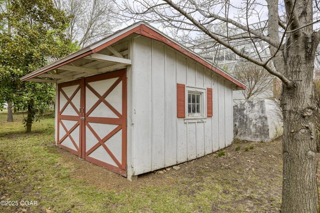 2736 E 15th Street, Joplin, MO 64801