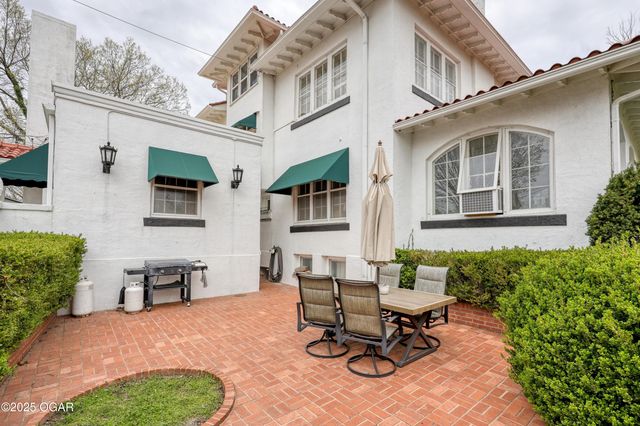 2736 E 15th Street, Joplin, MO 64801