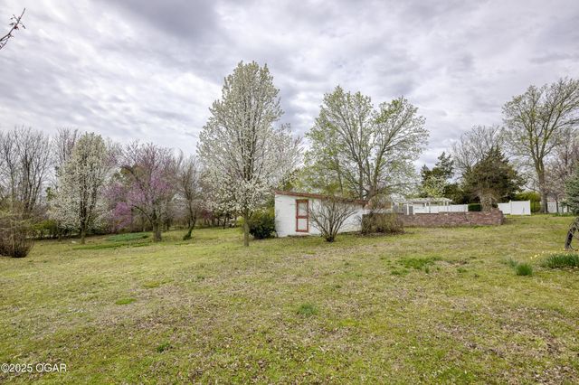 2736 E 15th Street, Joplin, MO 64801