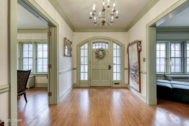 2736 E 15th Street, Joplin, MO 64801