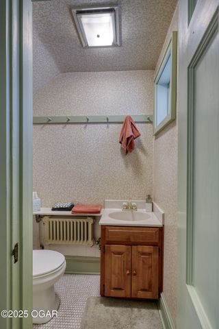 2736 E 15th Street, Joplin, MO 64801