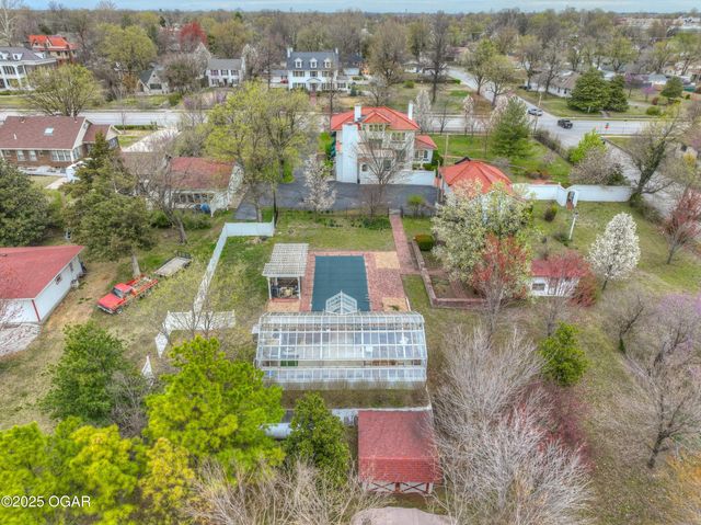 2736 E 15th Street, Joplin, MO 64801