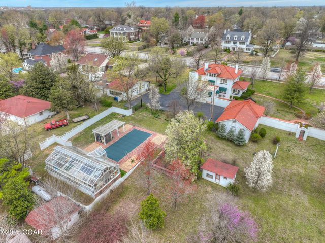 2736 E 15th Street, Joplin, MO 64801