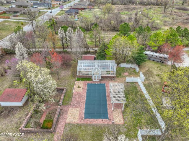 2736 E 15th Street, Joplin, MO 64801