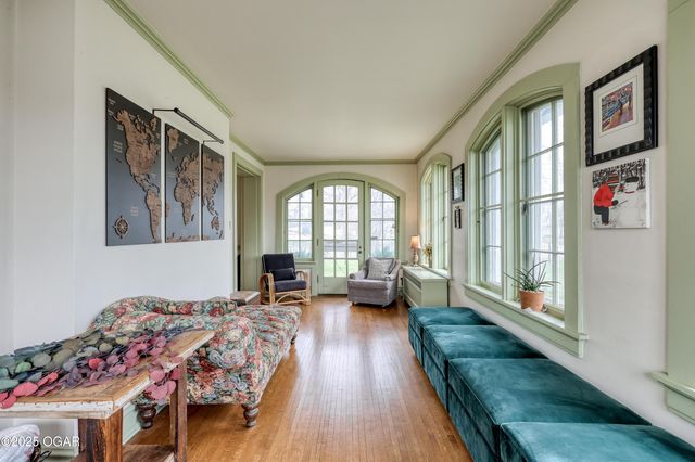 2736 E 15th Street, Joplin, MO 64801